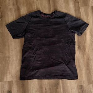 Lululemon metal vent tech short sleeve - Large